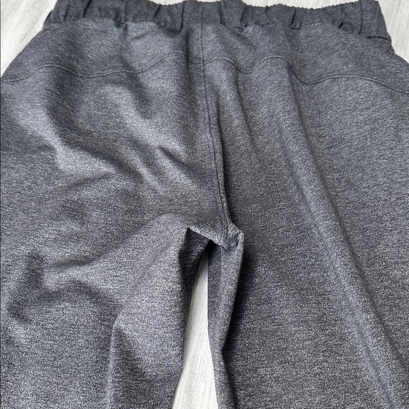 Lululemon On the Fly Pants - Picture 6 of 10